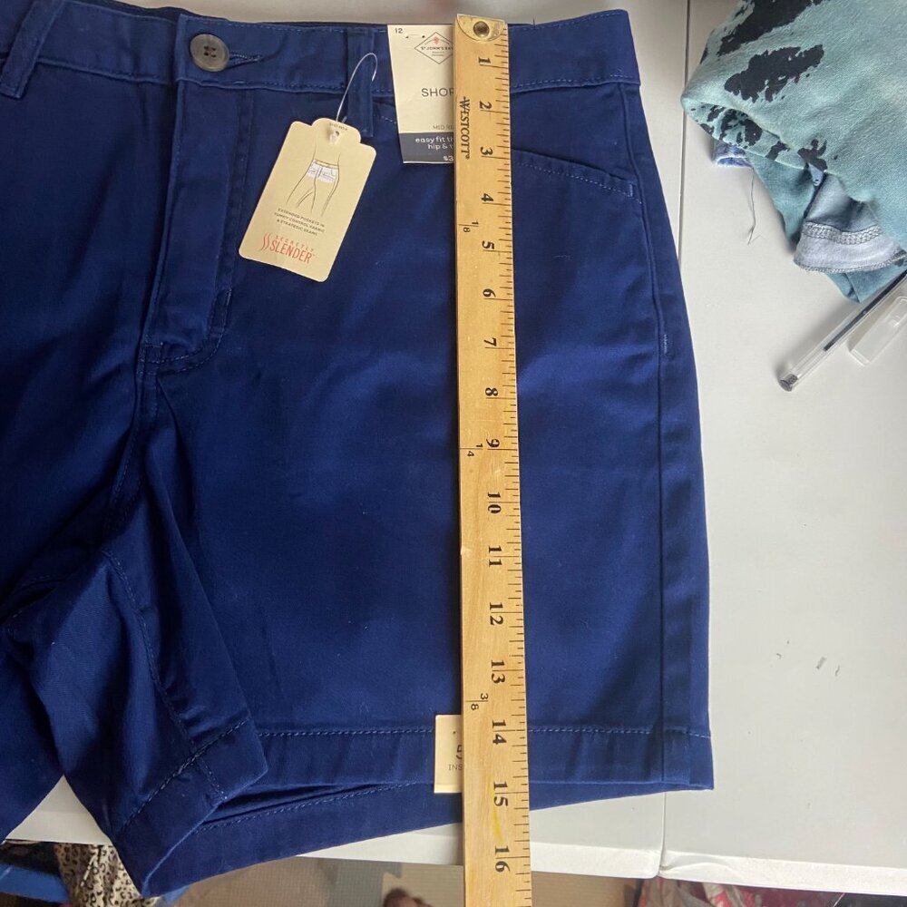 St John's Bay Women's Size 12 Mid Rise Easy Fit Though Hip Thigh Navy Blue 5" - Picture 4 of 7